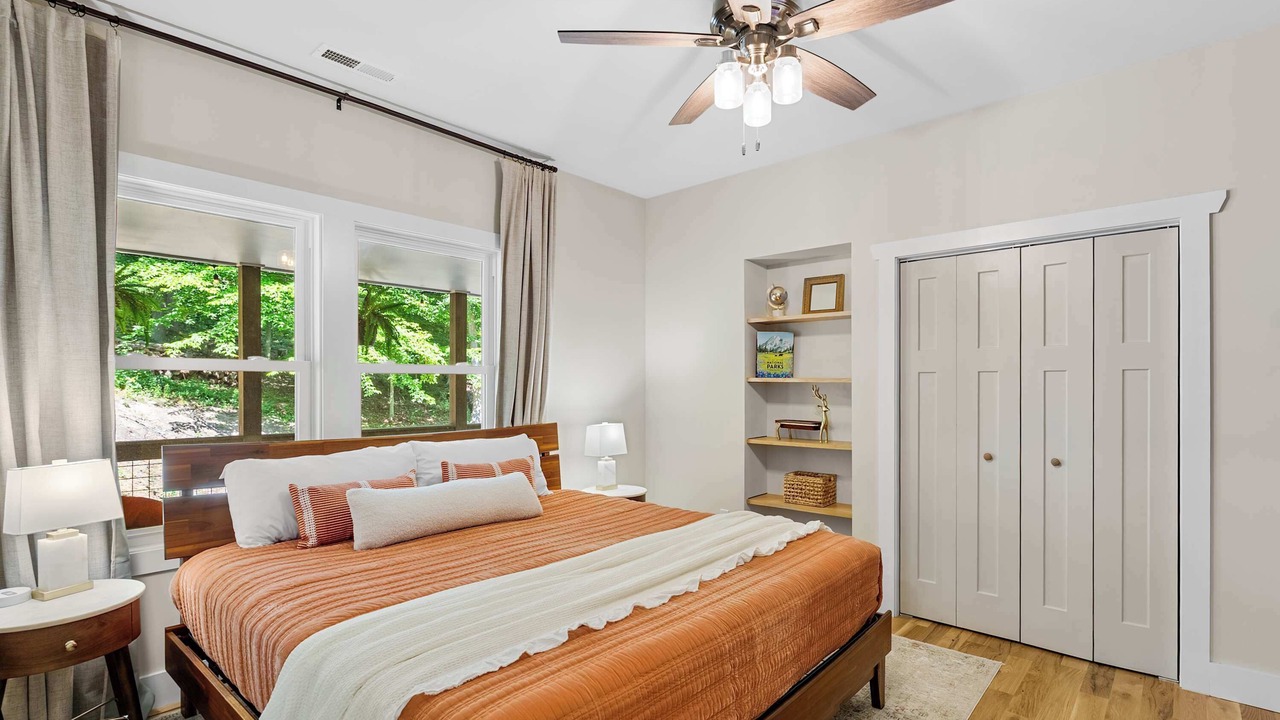 Photo of Bedroom in Asheville
