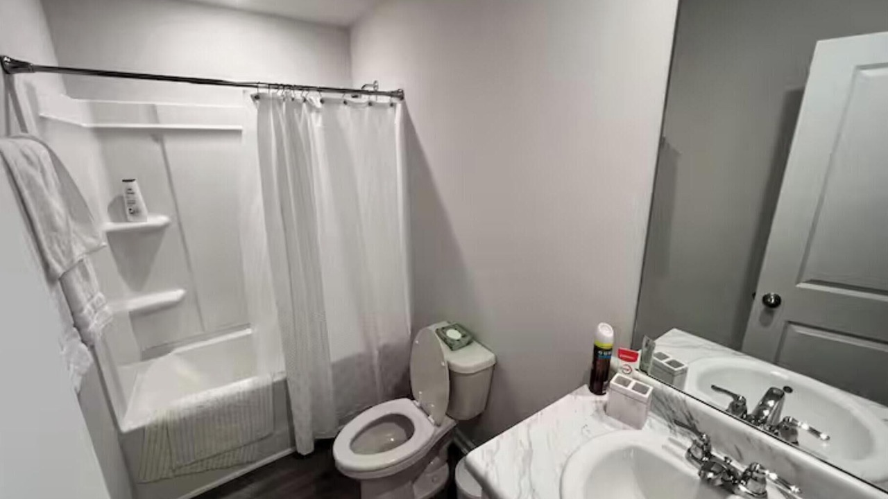 Photo of Bathroom in Roxboro