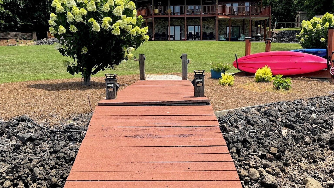 Photo of Patio Balcony in Dixie - Berryhill