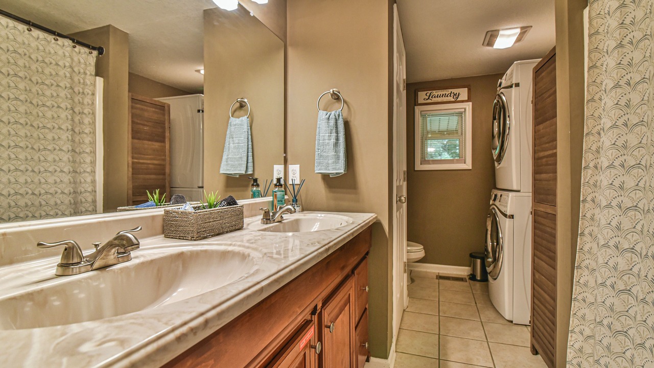 Photo of Bathroom in Alexander