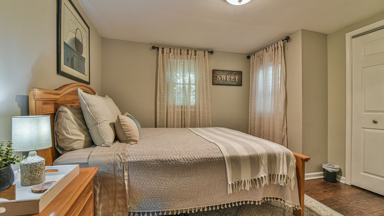 Photo of Bedroom in Alexander