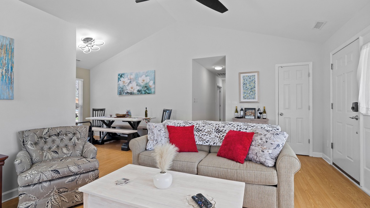 Photo of Livingroom in Monroe