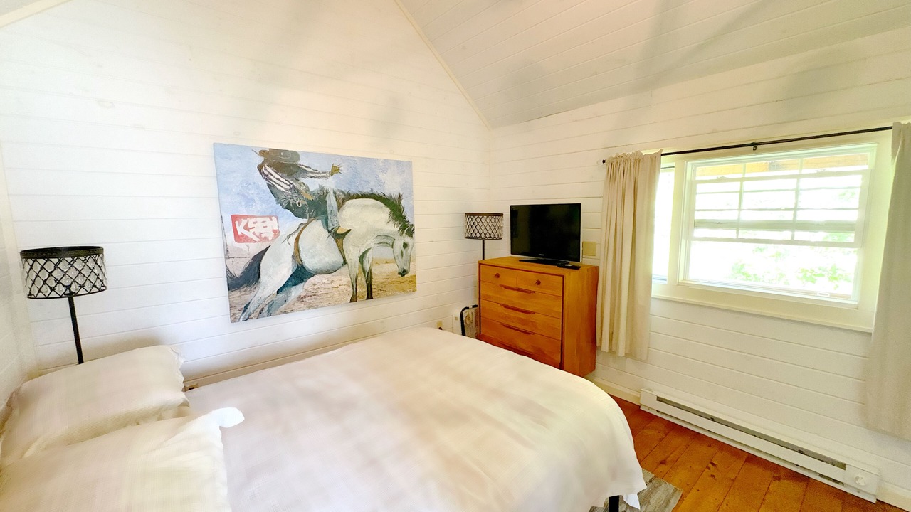 Photo of Bedroom in Glenville