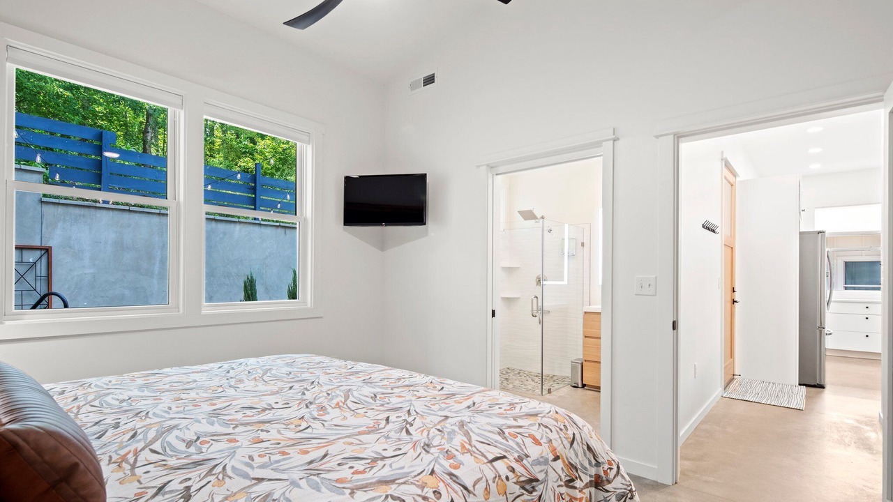 Photo of Bedroom in Black Mountain