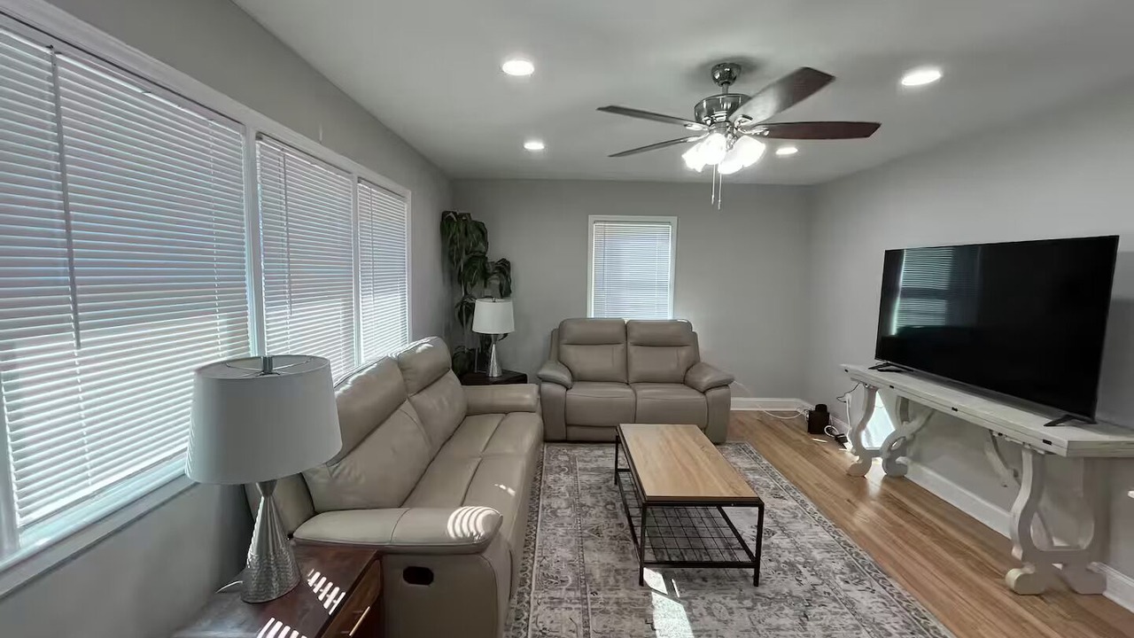 Photo of Livingroom in Burlington