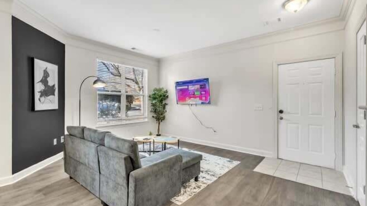 Photo of Livingroom in Southwest Raleigh