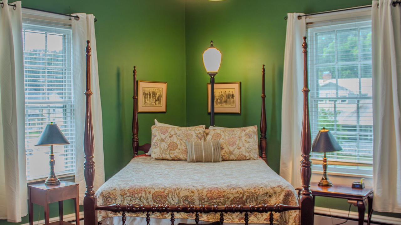 Photo of Bedroom in Clinton