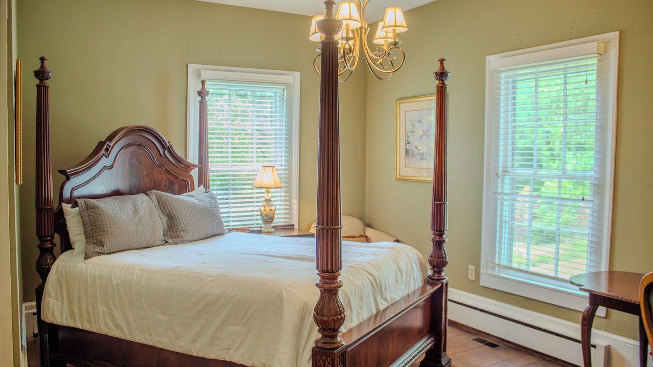 Photo of Bedroom in Clinton