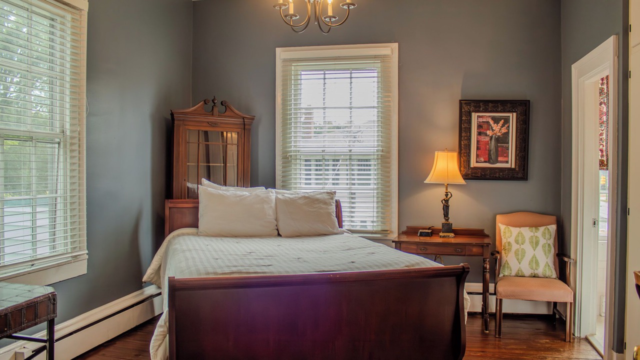 Photo of Bedroom in Clinton
