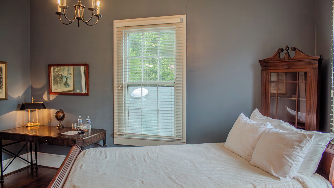 Photo of Bedroom in Clinton