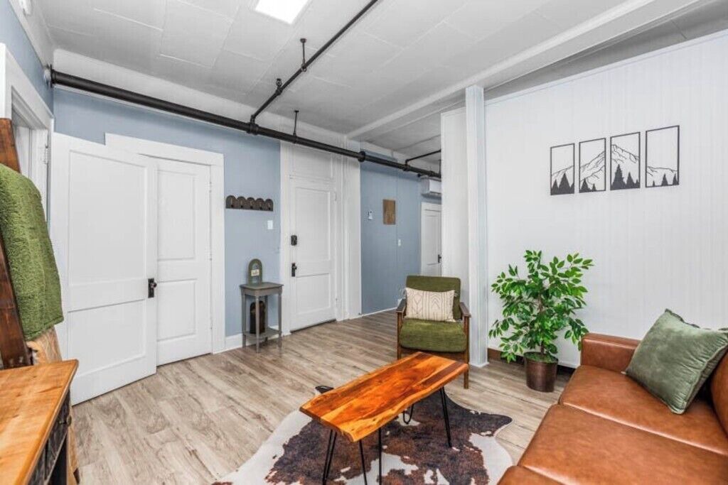 Photo of Livingroom in Jonesville