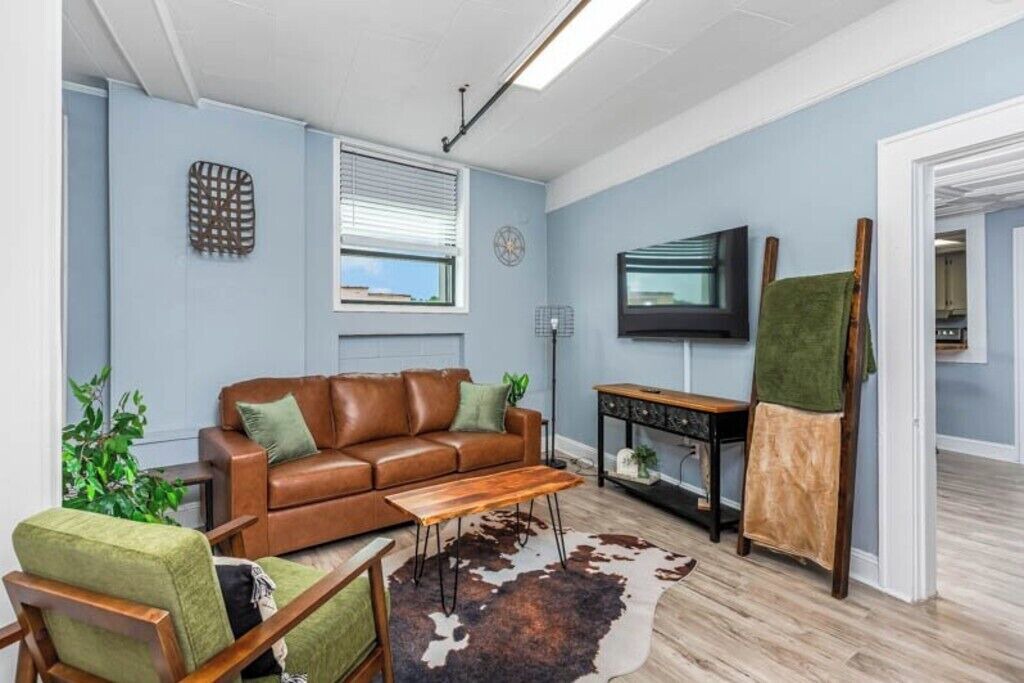 Photo of Livingroom in Jonesville