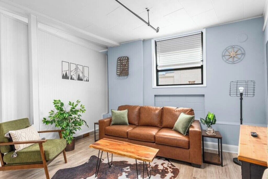 Photo of Livingroom in Jonesville