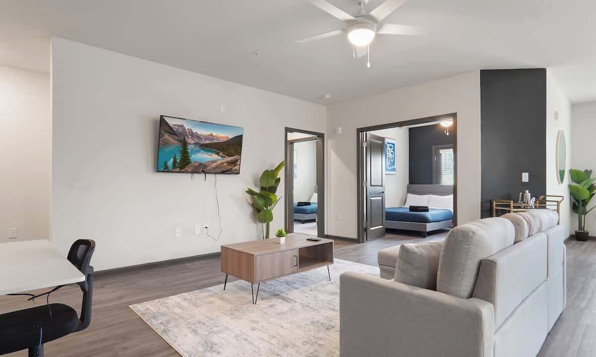 Photo of Livingroom in North Raleigh