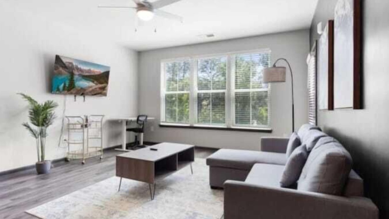Photo of Livingroom in North Raleigh