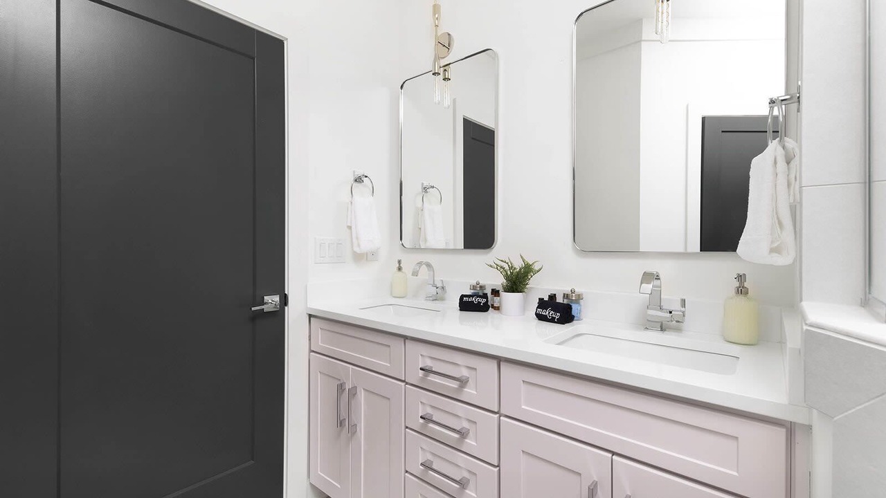 Photo of Bathroom in Eighth Avenue