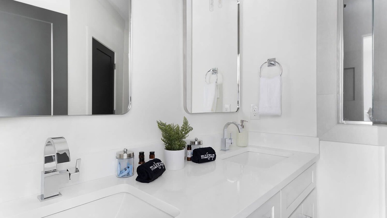Photo of Bathroom in Eighth Avenue