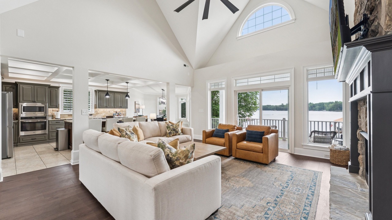 Photo of Livingroom in Lake Norman of Catawba