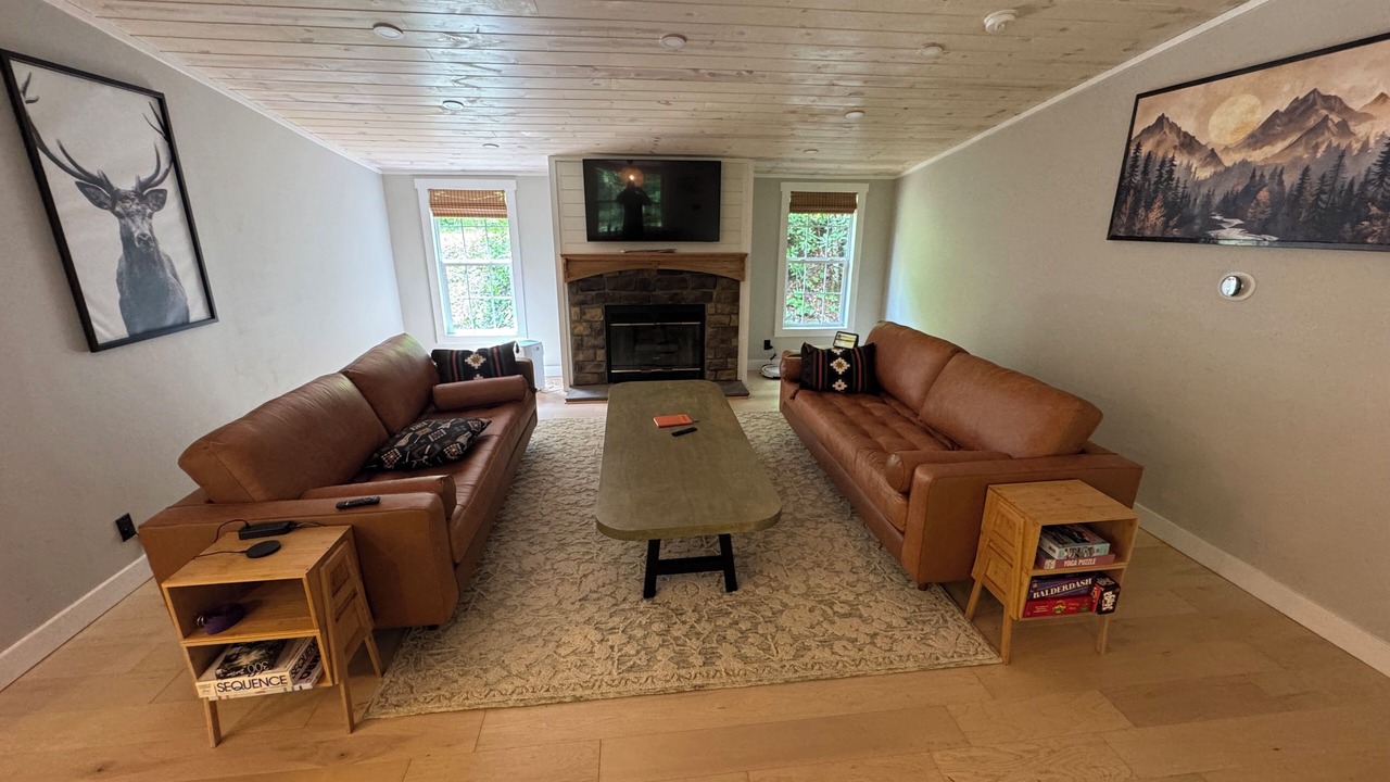 Photo of Livingroom in Robbinsville