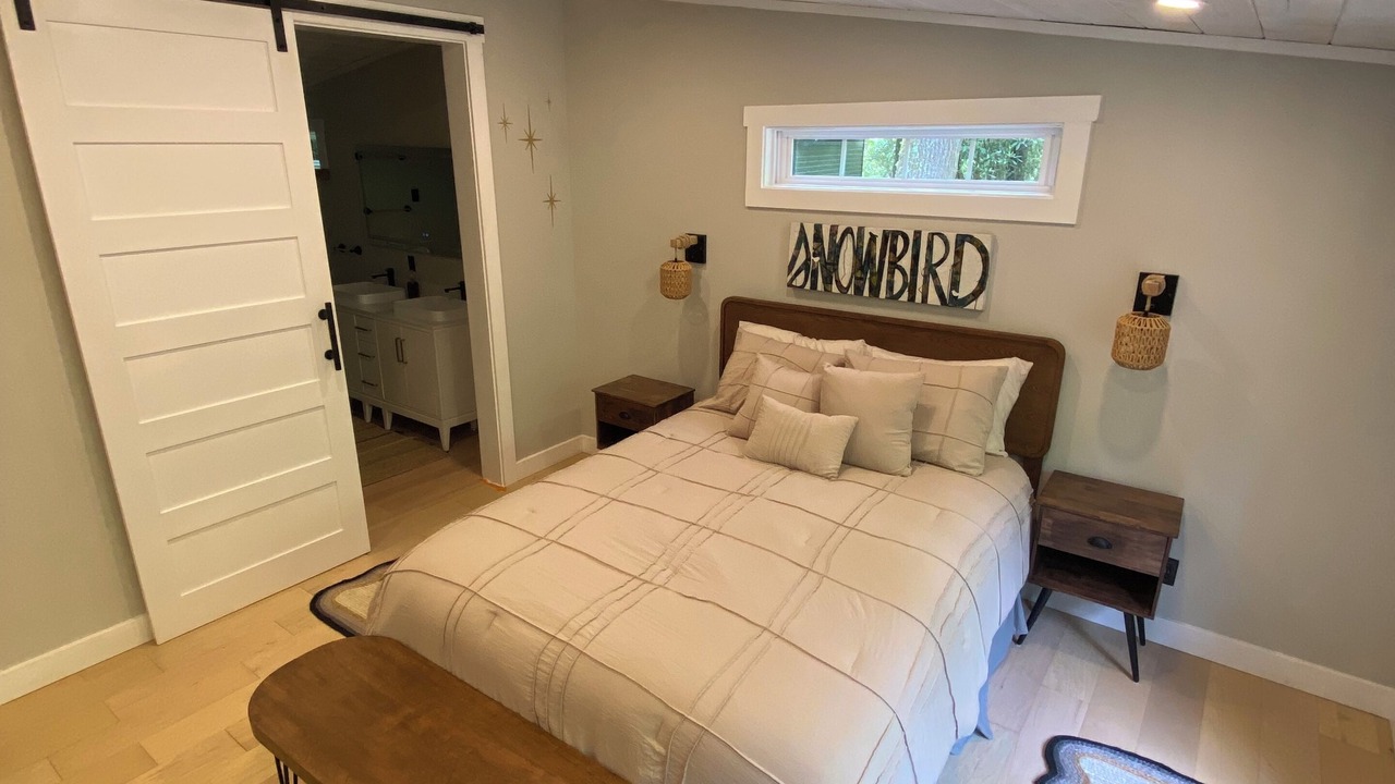 Photo of Bedroom in Robbinsville