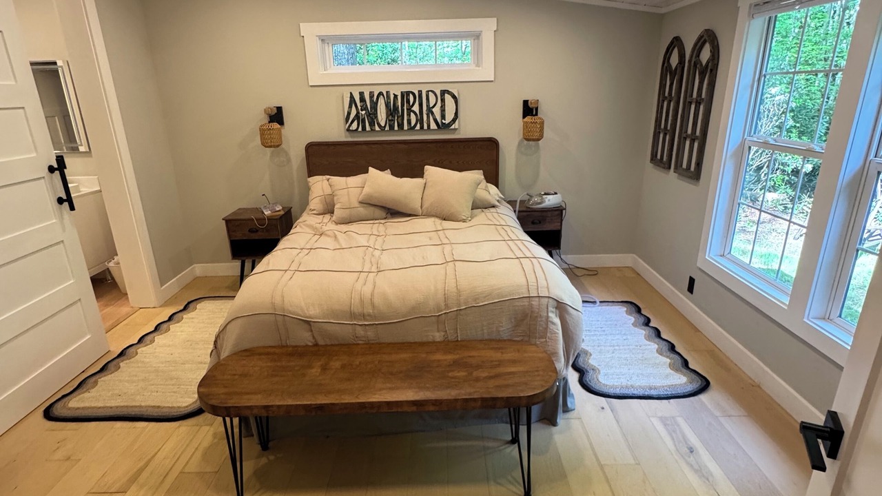 Photo of Bedroom in Robbinsville
