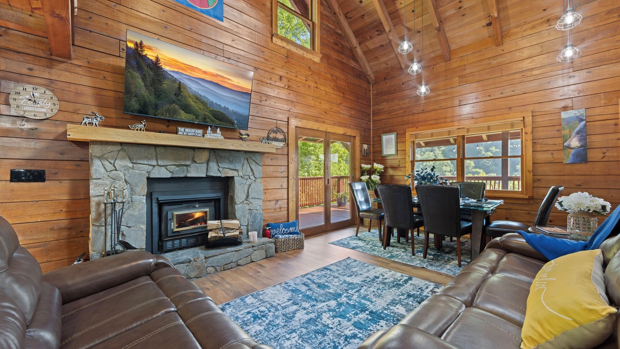 Photo of Livingroom in Maggie Valley