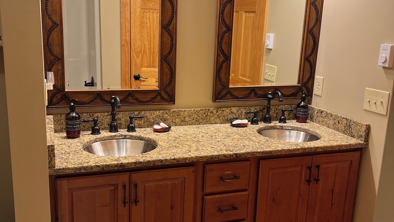 Photo of Bathroom in Apple Ridge