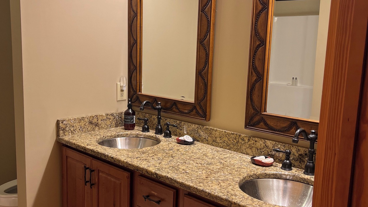 Photo of Bathroom in Apple Ridge