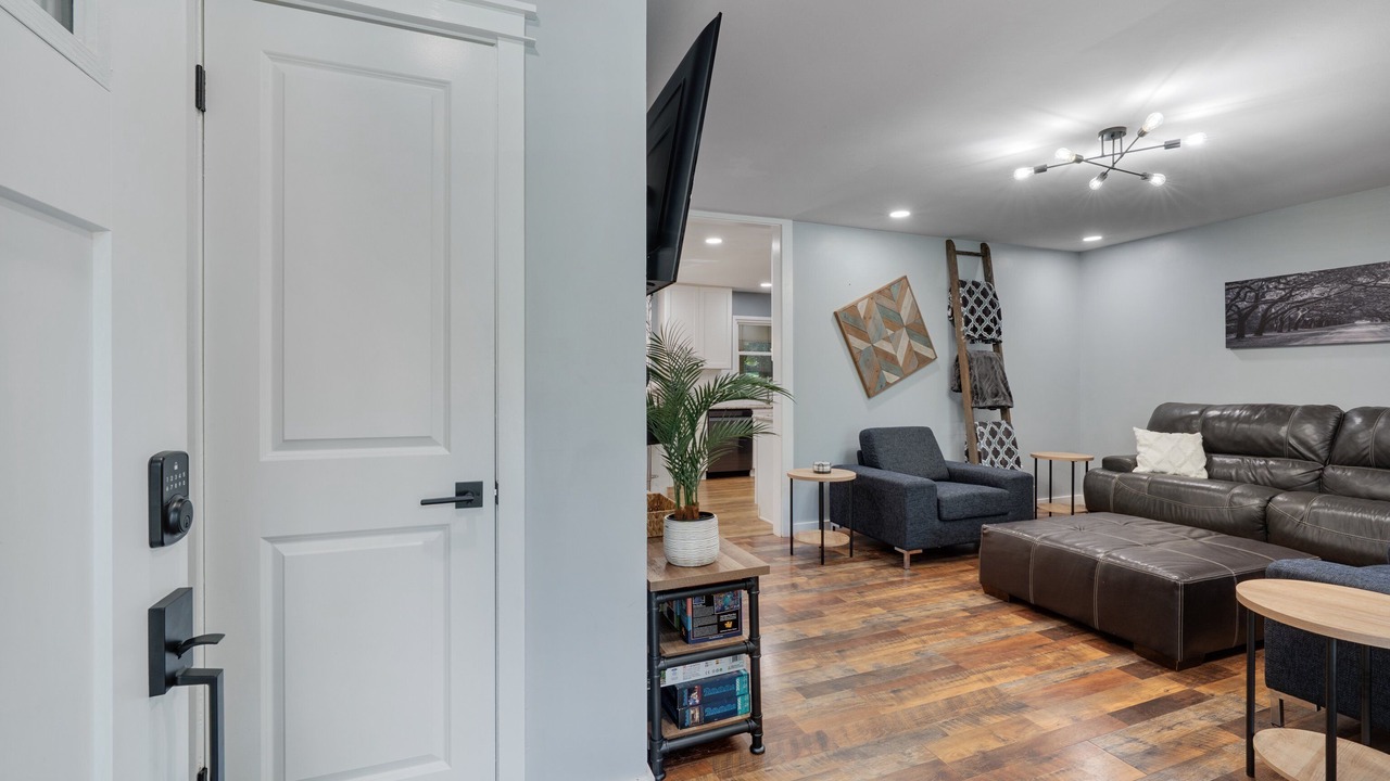 Photo of Livingroom in North Raleigh