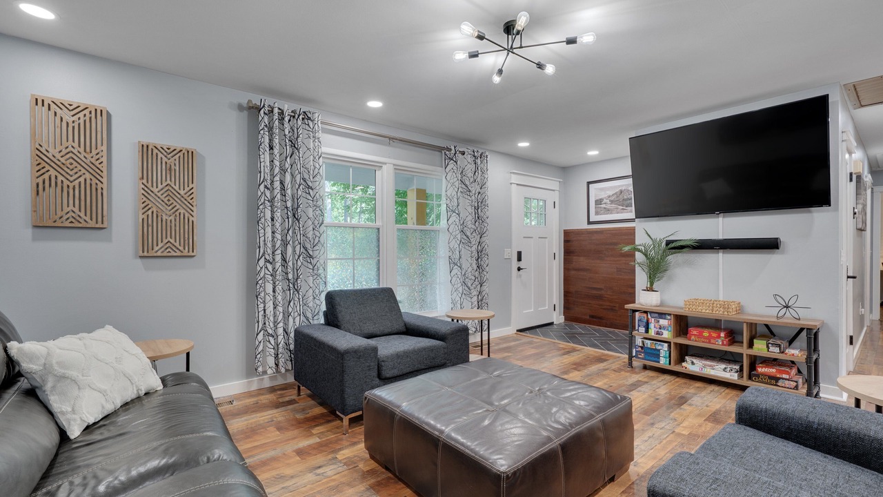 Photo of Livingroom in North Raleigh