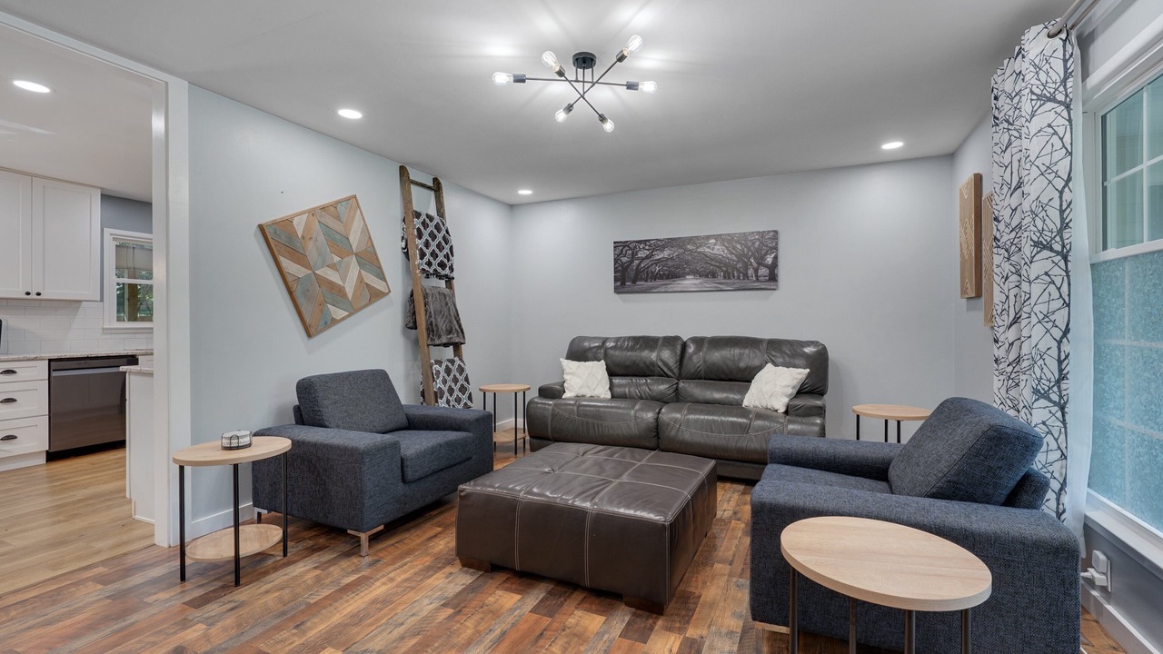 Photo of Livingroom in North Raleigh