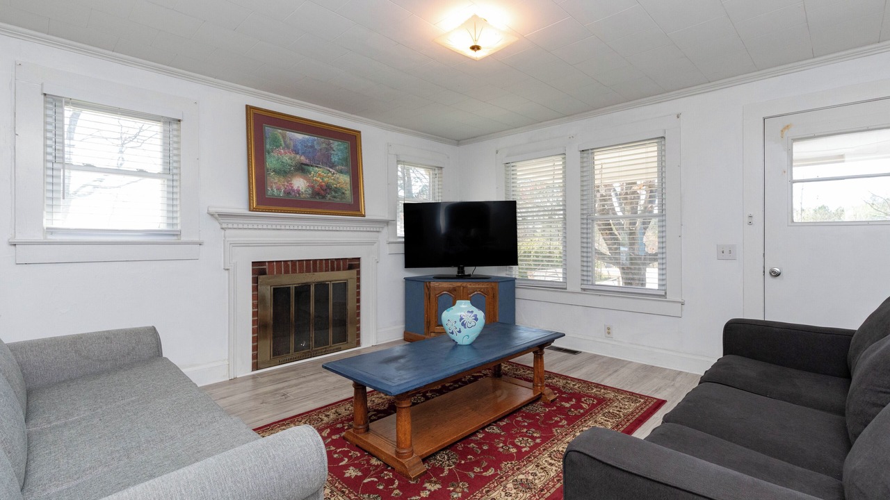 Photo of Livingroom in Morganton