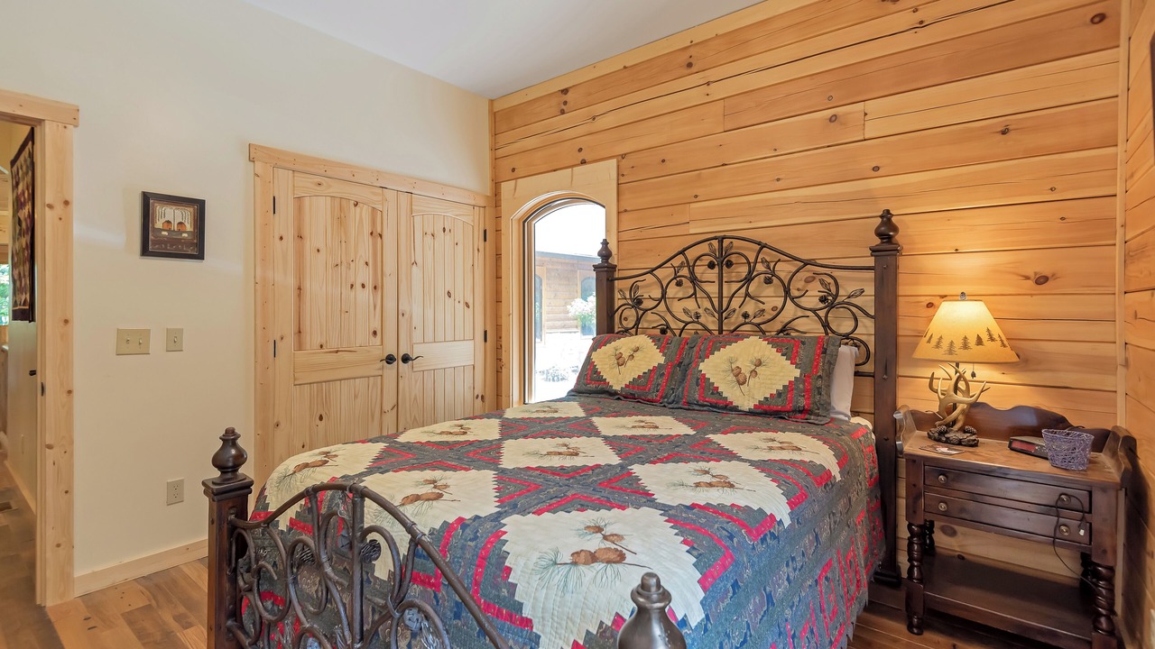 Photo of Bedroom in Buck Mountain