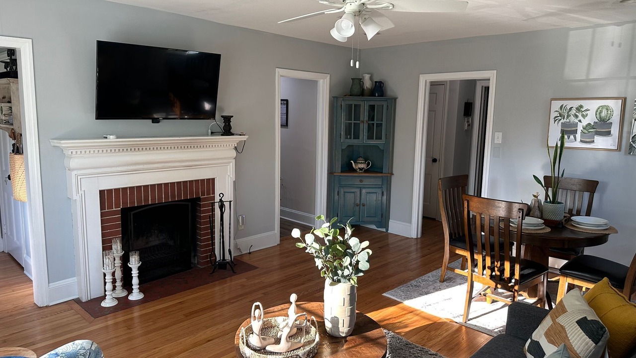 Photo of Livingroom in Terry Sanford