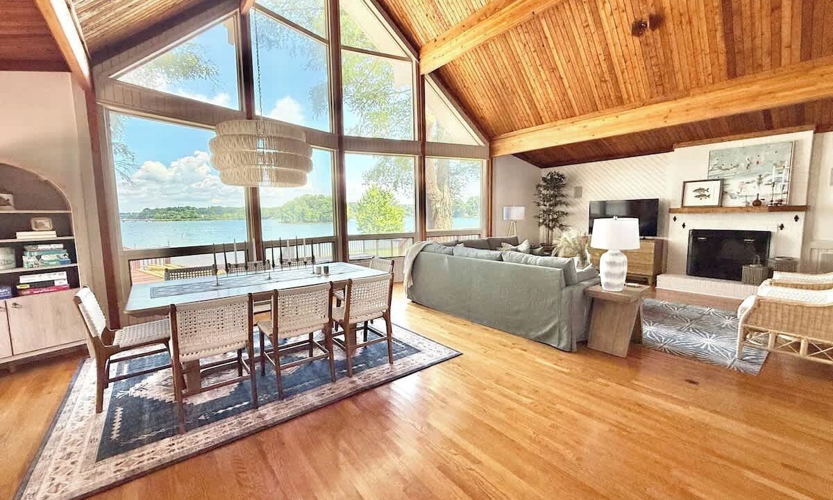 Photo of Livingroom in Mooresville