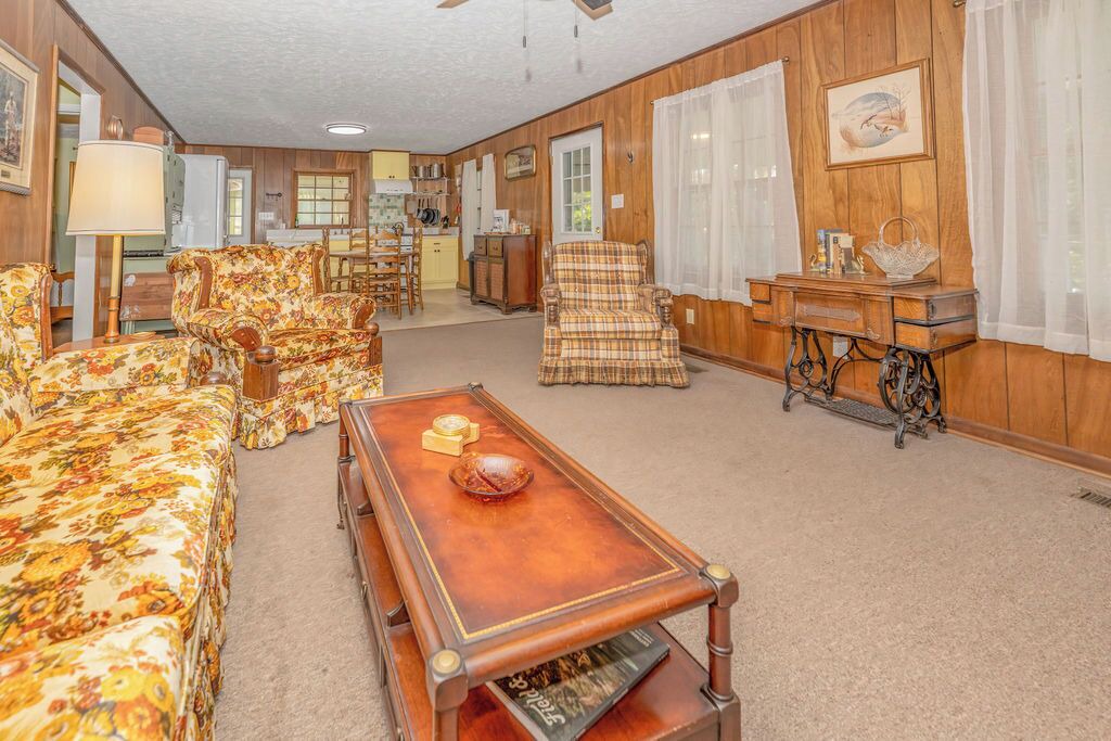 Photo of Livingroom in Spring Hill
