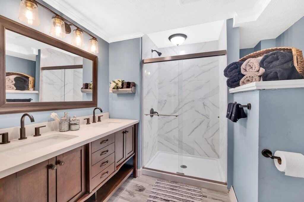 Photo of Bathroom in Candler