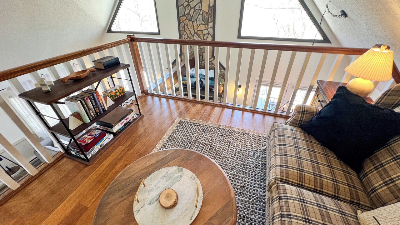 Photo of Livingroom in West Jefferson