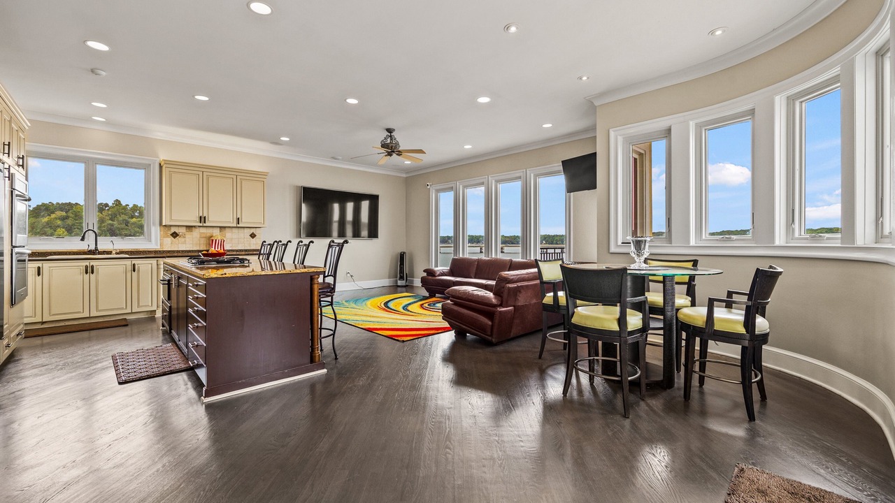 Photo of Livingroom in Steele Creek