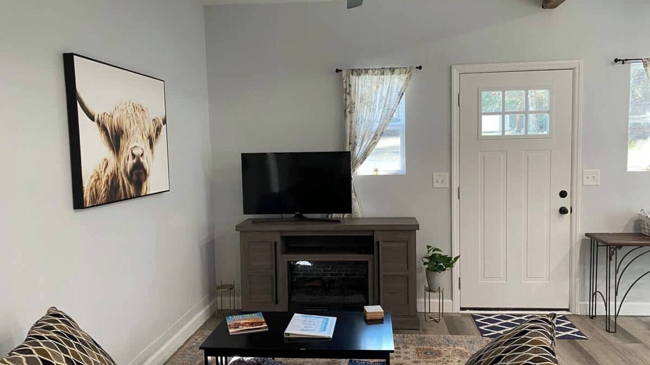 Photo of Livingroom in New Hill