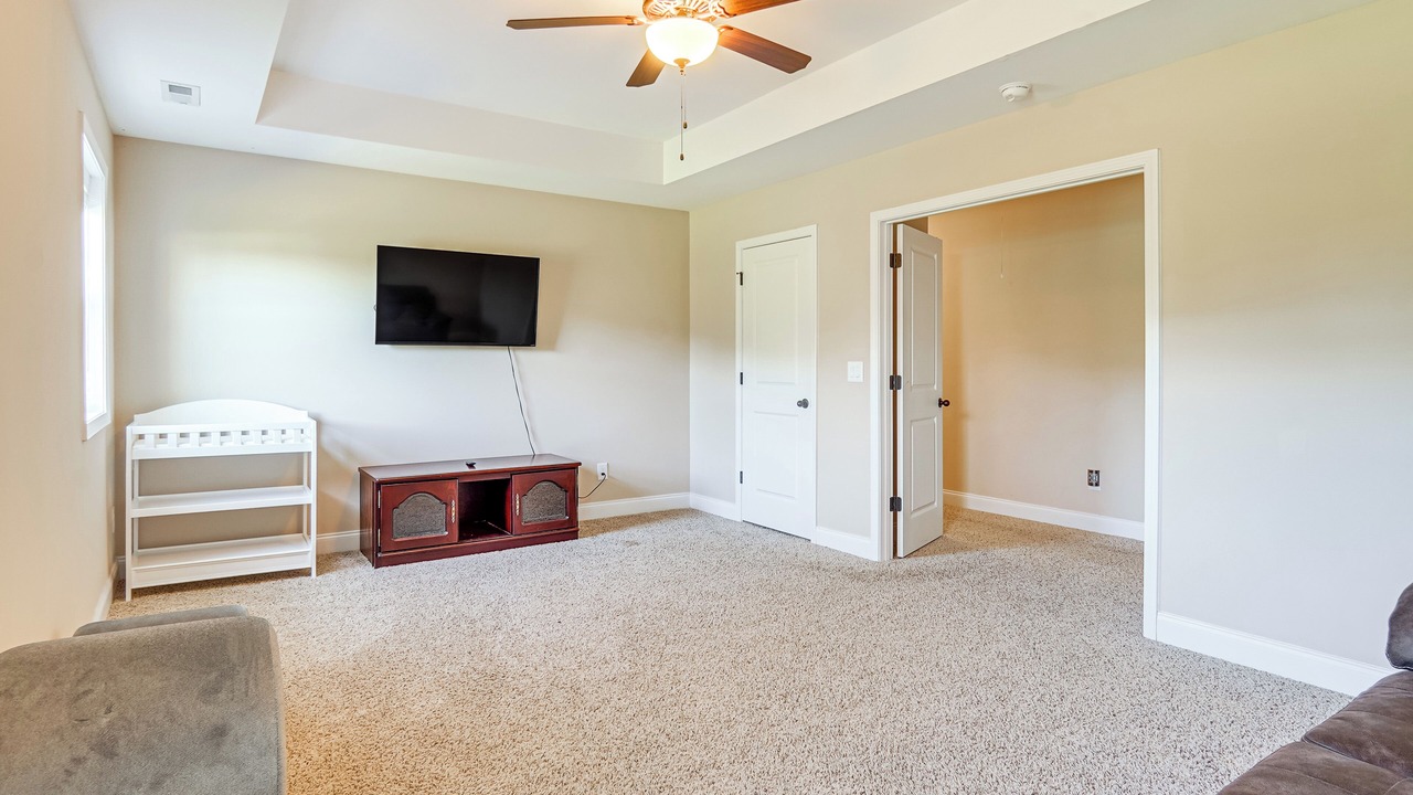 Photo of Livingroom in Five Points