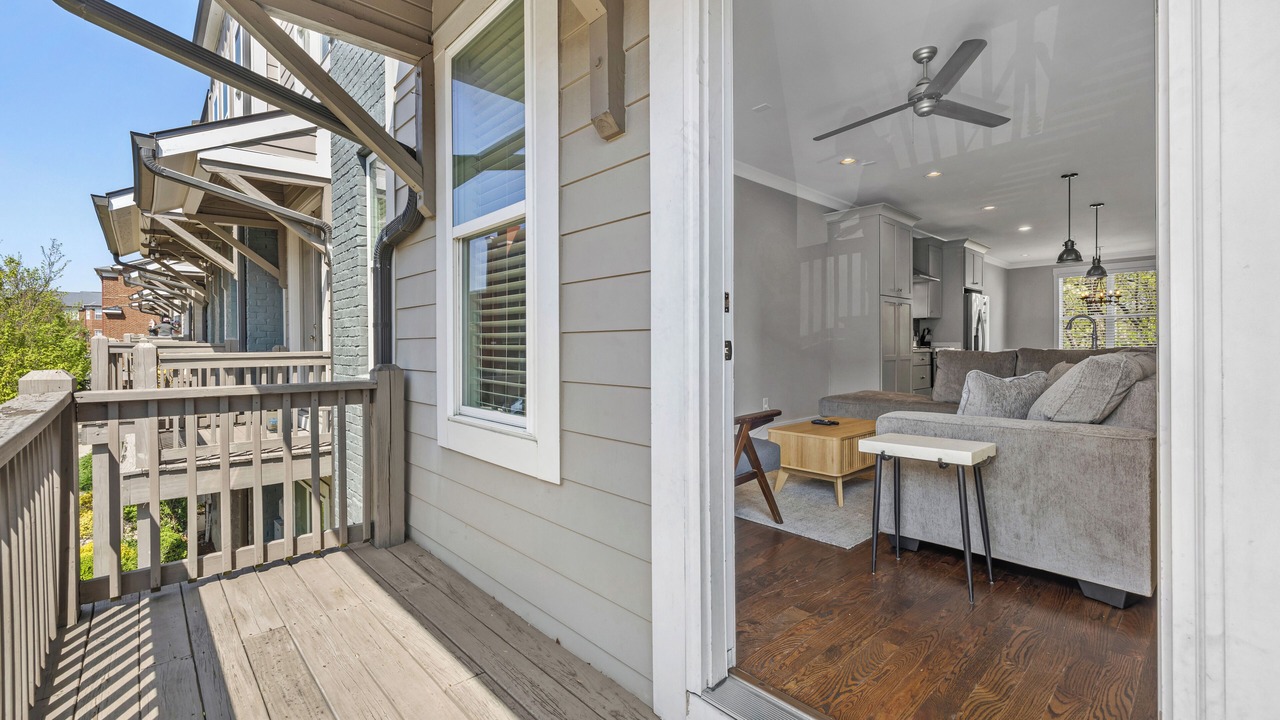 Photo of Patio Balcony in Eighth Avenue