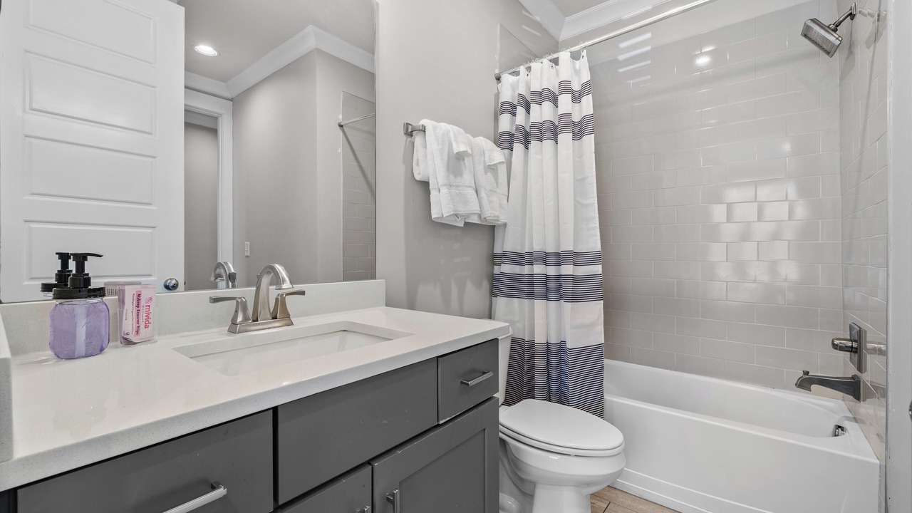 Photo of Bathroom in Eighth Avenue