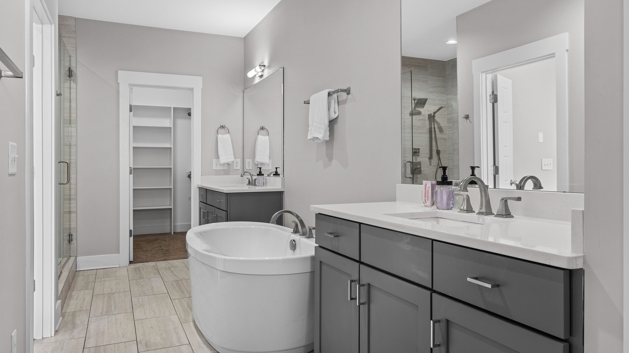 Photo of Bathroom in Eighth Avenue