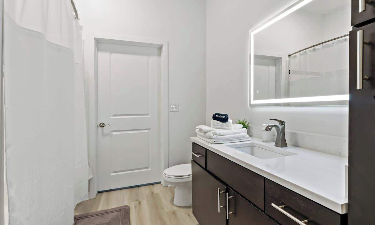 Photo of Bathroom in Cherry