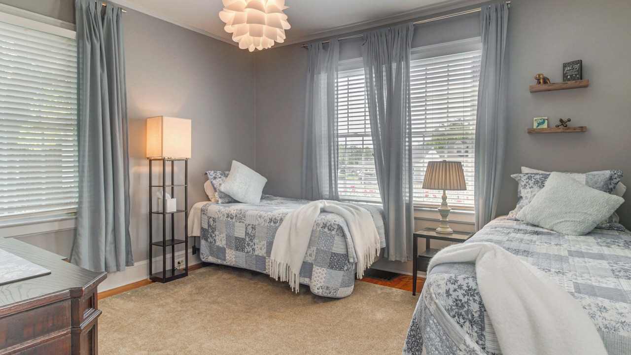 Photo of Bedroom in Belmont Historic District