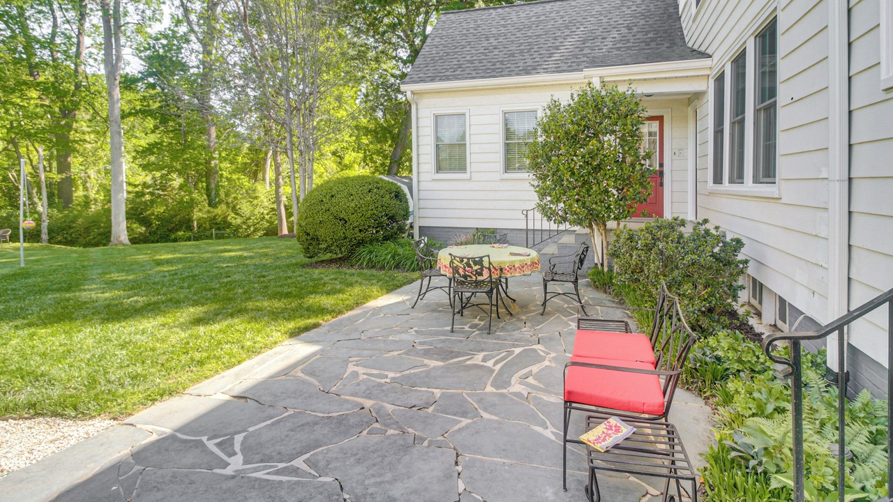 Photo of Outdoor in Belmont Historic District