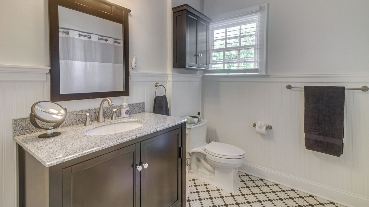 Photo of Bathroom in Belmont Historic District