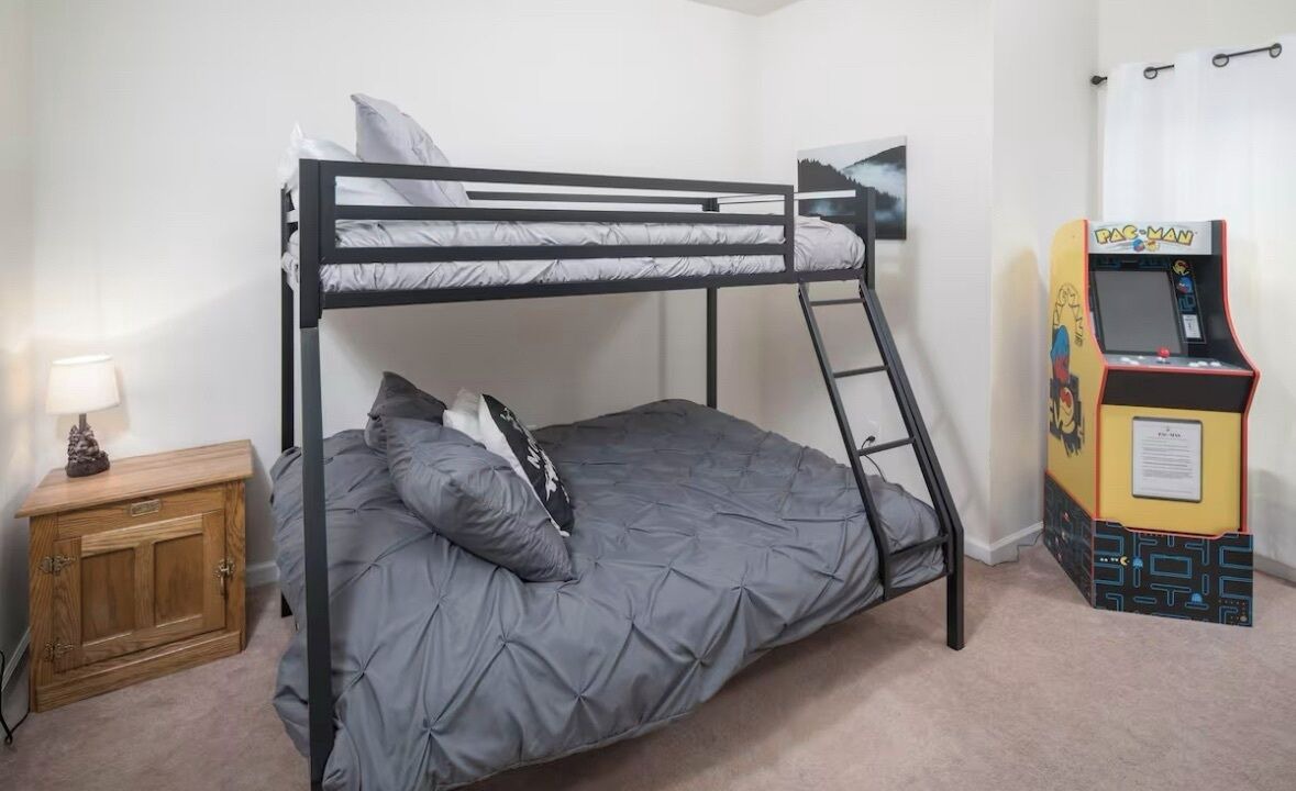 Photo of Bedroom in Seven Devils