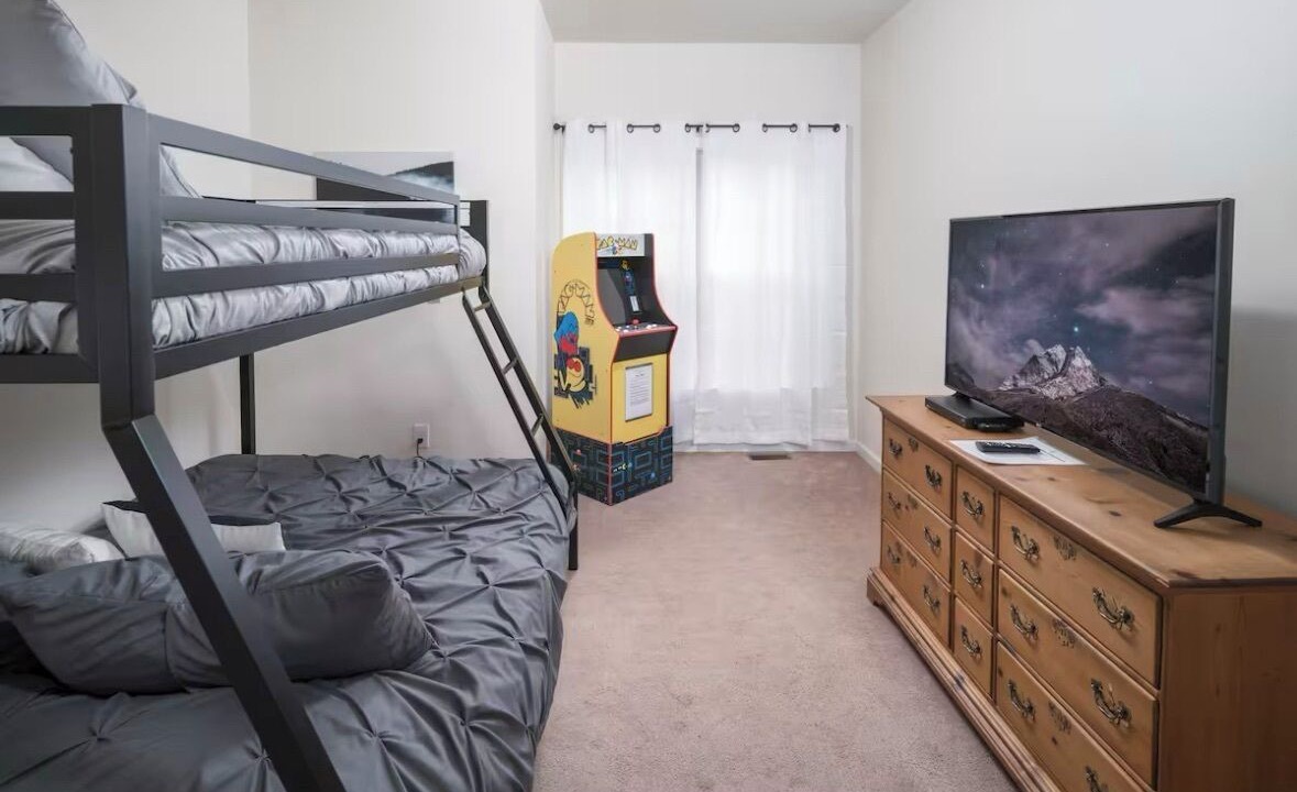 Photo of Bedroom in Seven Devils